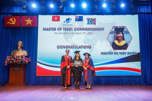 Trường ĐH Mở TPHCM trao bằng Thạc sĩ chương trình liên kết