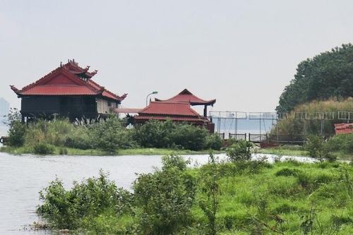 Hà Nội tổng kiểm tra các công trình xây dựng trong phạm vi bảo vệ đê điều, bãi sông