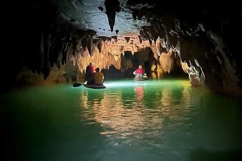 Ngắm hệ thống hang động mới được phát hiện ở Quảng Bình