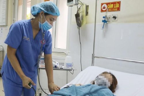 Cô gái phải cấp cứu sau khi ăn trứng của loại côn trùng thường gặp