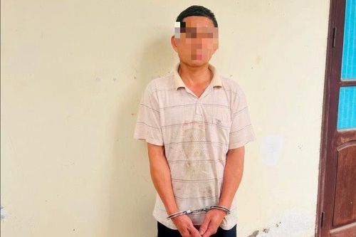 Đoạt mạng hàng xóm vì lôi kéo vợ mình đi ăn chơi