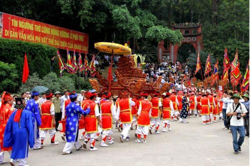 Phân luồng giao thông phục vụ Giỗ Tổ Hùng Vương