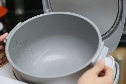 Những sai lầm tai hại nhà nào cũng mắc, bảo sao nồi cơm điện vừa mua đã hỏng
