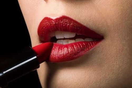 Bạn 'già nua' vì trang điểm không đúng cách