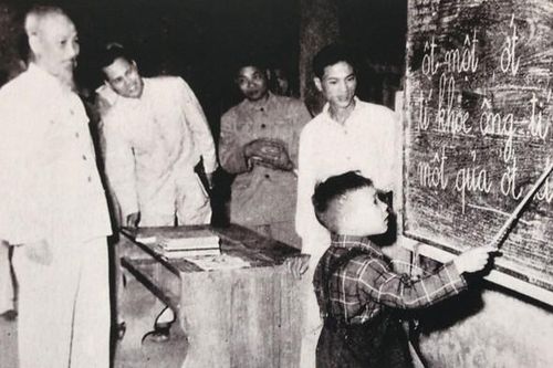 Lời Bác năm xưa: 'Phải chǎng đó là cách thực hành khẩu hiệu Cần, Kiệm, Liêm, Chính…'
