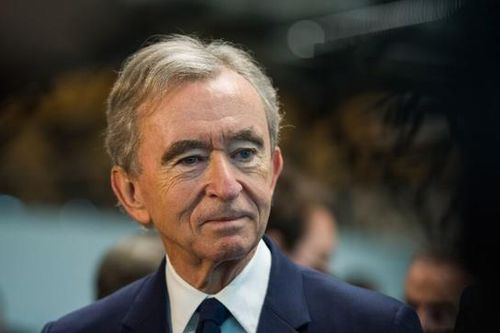 'Vua' hàng hiệu Pháp Bernard Arnault ngày càng giàu hơn Elon Musk