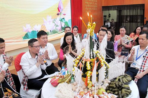 Tổ chức đón Tết Bunpimay cho lưu học sinh Lào