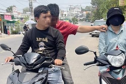 Bắt cặp đôi thực hiện 2 vụ cướp giật dây chuyền của người đi đường