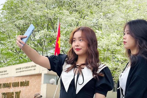 Hà Nội chấm dứt nồm ẩm, trời chuyển nắng từ ngày 16/4