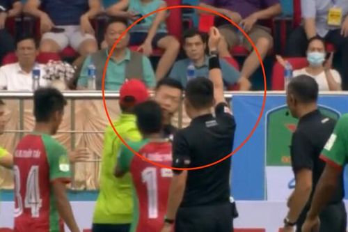 Cầu thủ nổi loạn, HLV đấm trọng tài ở giải Hạng Nhất