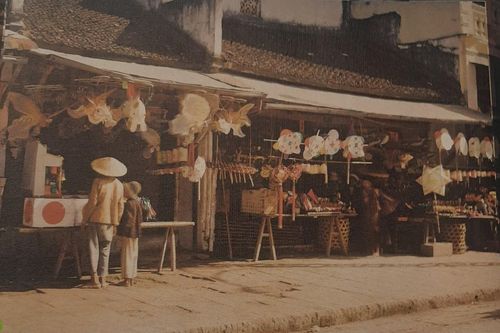 Trưng bày 30 bức ảnh màu chụp về Hà Nội ở giai đoạn khởi đầu một đô thị kiểu phương Tây ở Đông Nam Á
