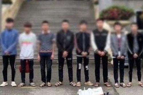 Bắt khẩn cấp 16 người mang hung khí gây rối trật tự công cộng