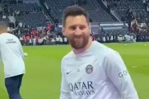 Phản ứng của Messi khi được gọi là nhà vô địch thế giới