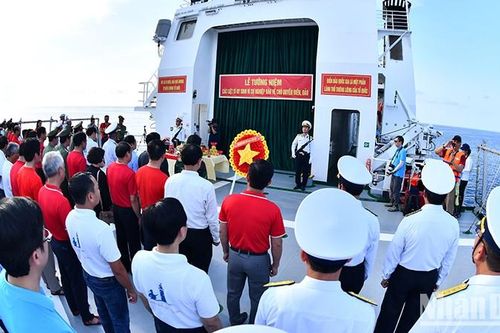 Xúc động lễ tưởng niệm 64 liệt sĩ hy sinh vì sự nghiệp bảo vệ chủ quyền biển đảo