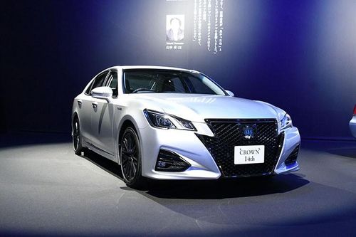 Toyota Crown Sedan 2024 - 'xe bộ trưởng' thế hệ mới chốt lịch ra mắt