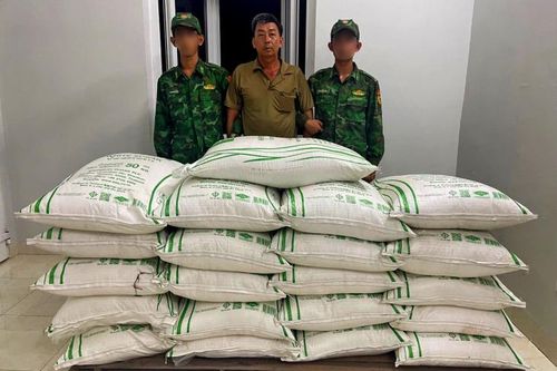 BĐBP An Giang bắt giữ đối tượng mua bán hơn 1 tấn đường cát không rõ nguồn gốc