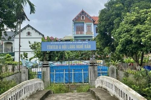 Nông dân Vĩnh Sơn làm giàu từ mô hình chăn nuôi rắn độc