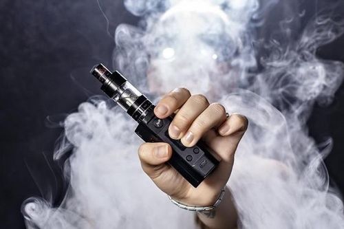Các nước nào đã cấm thuốc lá điện tử trong trường học?