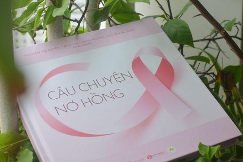 Tâm sự xúc động của bệnh nhân ung thư vú trong sách 'Câu chuyện nơ hồng'