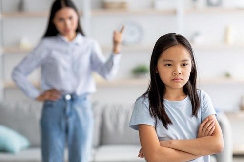 Làm cha mẹ 'khó trăm bề'!