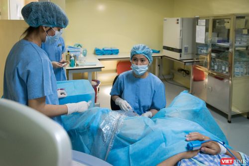 Bước tiến mới trong điều trị vô sinh: Thụ tinh trong ống nghiệm không cần kích thích buồng trứng