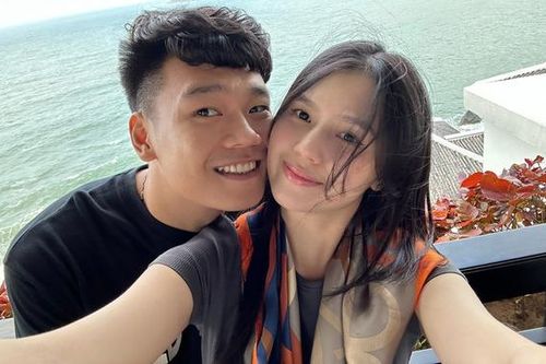 Cuộc sống hôn nhân khác xa ảnh khoe trên mạng của vợ chồng cầu thủ Thành Chung