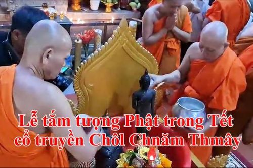 Lễ tắm tượng Phật trong Tết cổ truyền Chôl Chnăm Thmây