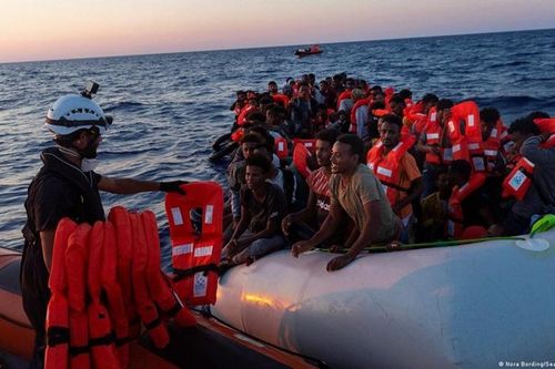 Italy loay hoay đối phó với vấn nạn di cư