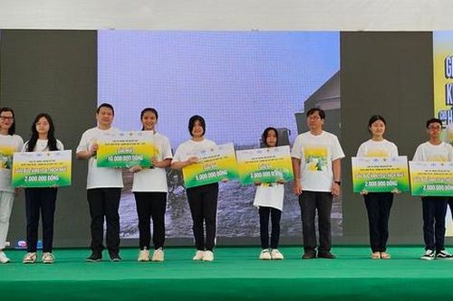Học sinh Pleiku tham gia Ngày hội 'Giao thông không khói cho hành tinh xanh' năm 2023