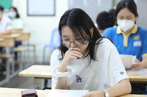Thí sinh nào được miễn thi ngoại ngữ trong xét tốt nghiệp THPT 2023?