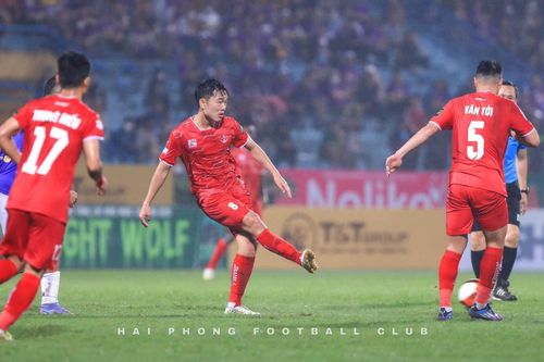 Bầu Hoàn xin lỗi về vấn nạn đốt pháo sáng