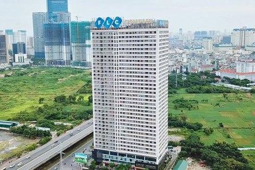 Lên kịch bản như phim trinh thám, 'nữ quái' lừa nhiều người, đút túi gần 1 triệu USD, thậm chí khi bị tạm giam vẫn lừa thành công người bị giam cùng