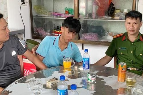Nam sinh viết thư 'con xin lỗi, con không ăn trộm' bỏ lại trên cầu được phát hiện ở TP Đồng Hới