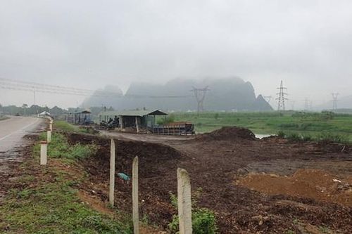 Hòa Bình: Bến thủy hoạt động không phép trên dòng sông Bôi