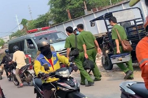 Khám nghiệm hiện trường vụ người đàn ông nghi bị sát hại