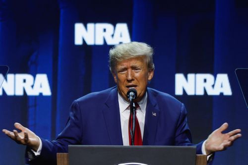 Thẩm phán bác đơn xin hoãn xử vụ kiện cưỡng hiếp của ông Trump