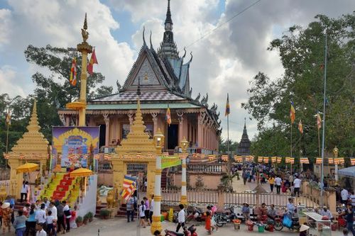 Phum, sóc rộn ràng đón Tết Chôl Chnăm Thmây