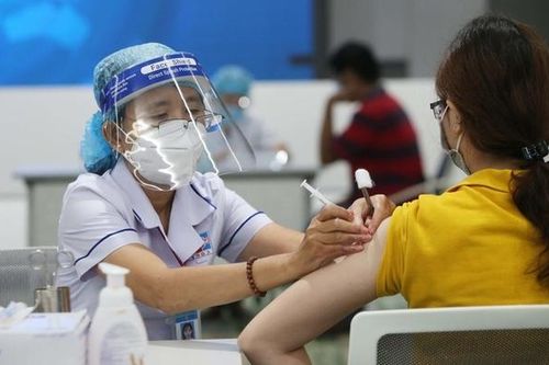 Rà soát đối tượng, đẩy nhanh tiêm chủng vaccine ngừa COVID-19