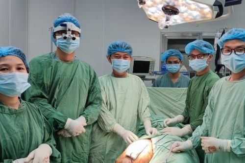Mổ cứu chân trong tình trạng hiếm gặp cho bệnh nhân bị ô tô đâm