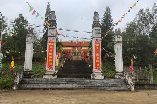 Thủ nhang bị bắt vì đánh bạc