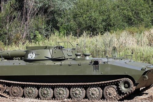 Nga công bố video xe phá mìn tập kích trận địa phòng ngự Ukraine