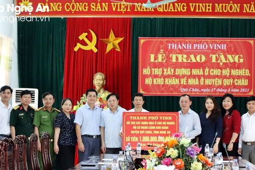 Thành phố Vinh trao hỗ trợ xây dựng 20 căn nhà cho hộ nghèo huyện Quỳ Châu
