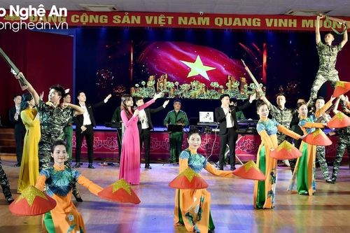 Nghệ An: Tổng duyệt chương trình tham gia Hội diễn Nghệ thuật quần chúng ca khúc cách mạng