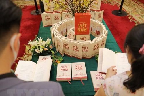 Giới thiệu cuốn sách 'Thương hiệu Việt Nam-Thời khắc vàng'
