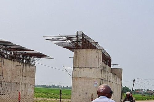 Quảng Bình: Cận cảnh đường 80 tỷ dang dở nằm 'trơ gan' giữa đất trời