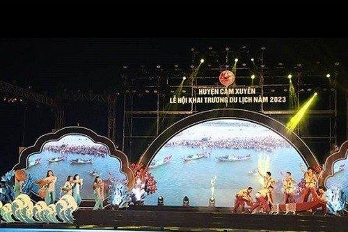 Hà Tĩnh: Tưng bừng khai hội du lịch biển Cẩm Xuyên 2023