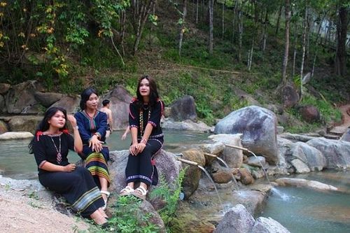 Đánh thức tiềm năng du lịch Đam Rông