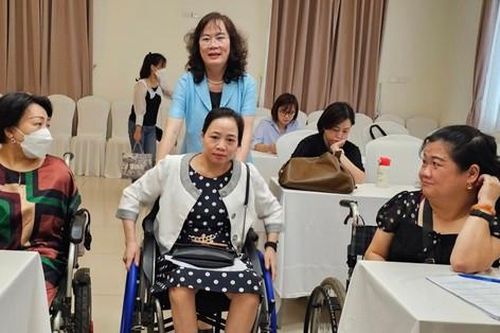 Cung cấp kiến thức khởi sự kinh doanh, ứng dụng công nghệ số cho phụ nữ khuyết tật