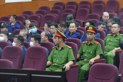 Tuyên án vụ buôn lậu gần 200 triệu lít xăng từ Singapore về Việt Nam