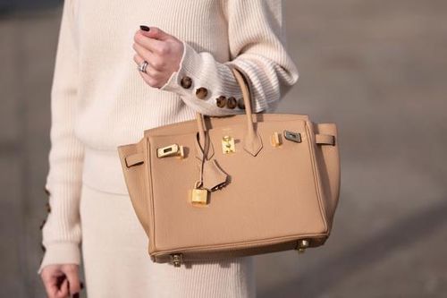 Các hãng đồ hiệu 'phất lên' dù kinh tế thế giới ảm đạm